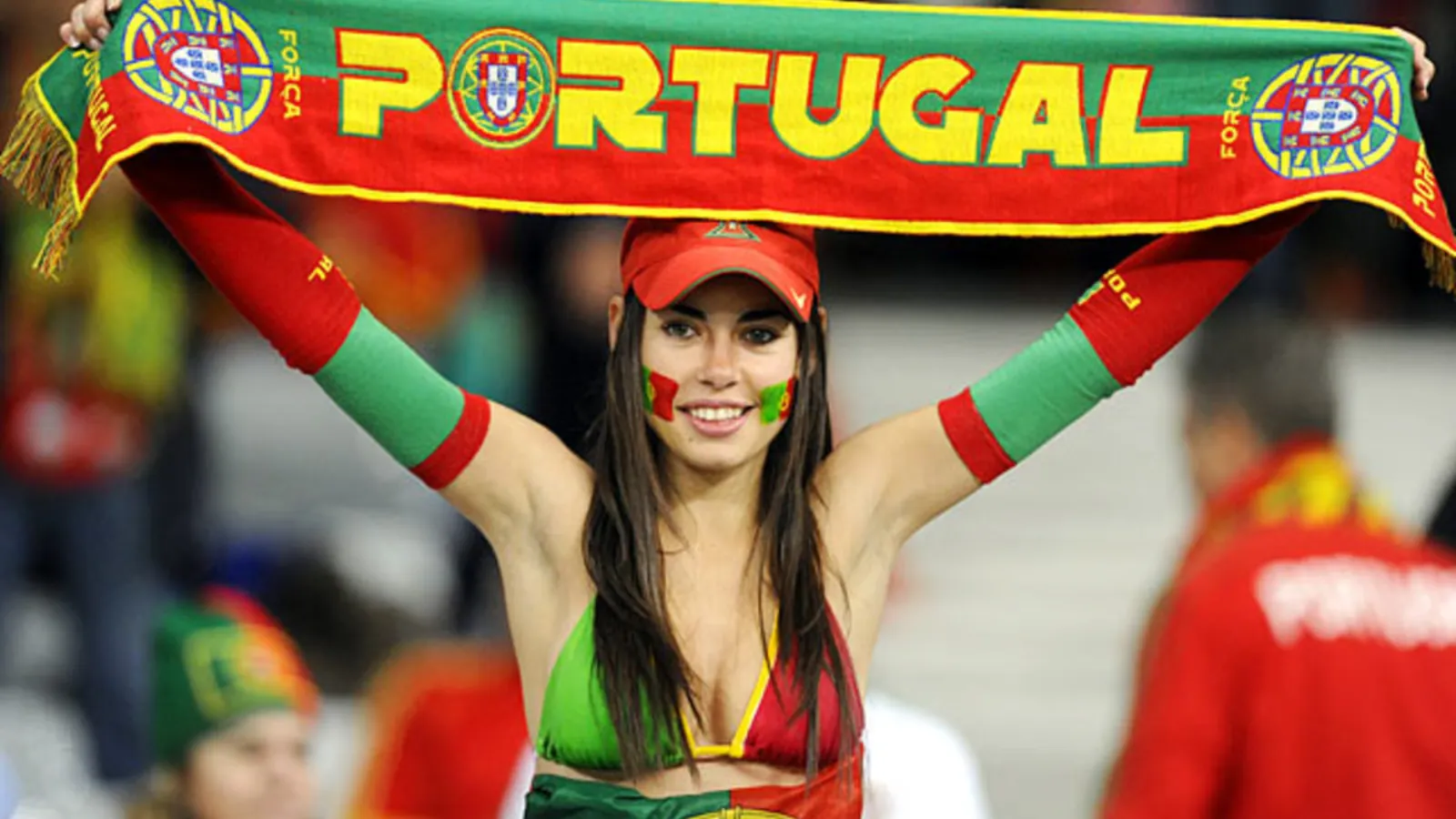 Fan nữ bóng đá xinh đẹp, bốc lửa