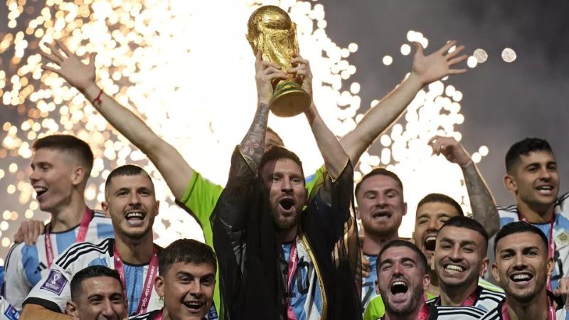 Gọi tên cầu thủ số 1 thế giới là ai