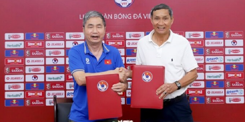 Ông Mai Đức Chung gắn liền với nhiều thế hệ bóng đá nữ Việt Nam