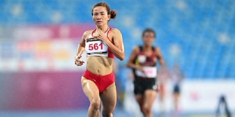 Nguyễn Thị Oanh đã lập nên kỳ tích khi có được cú hat-trick HCV tại SEA Games 33